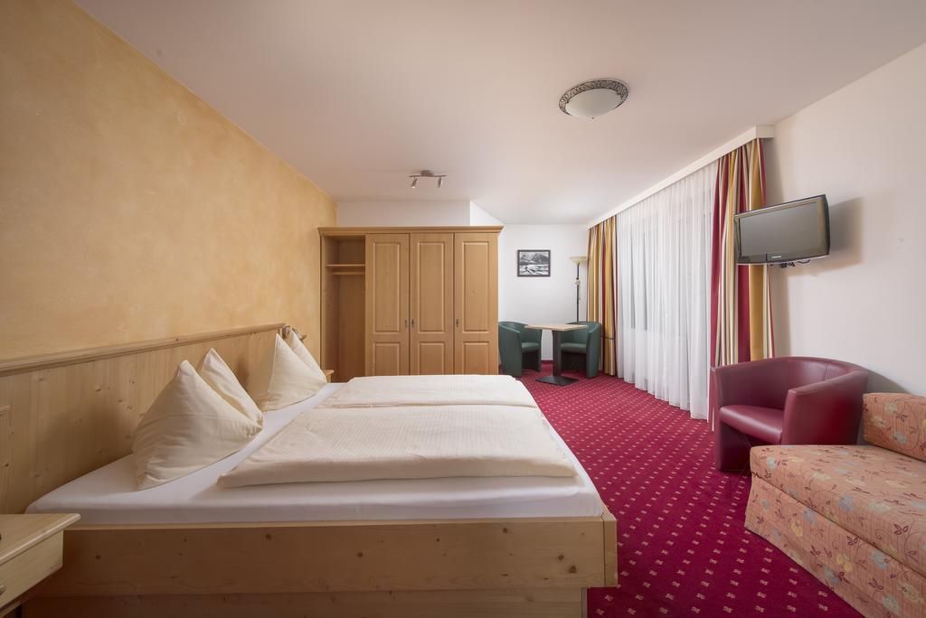 Hotel Fischer Sankt Johann in Tirol Exterior photo
