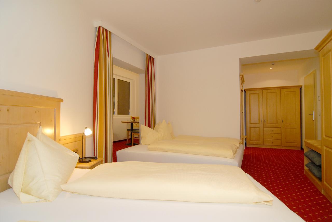 Hotel Fischer Sankt Johann in Tirol Room photo